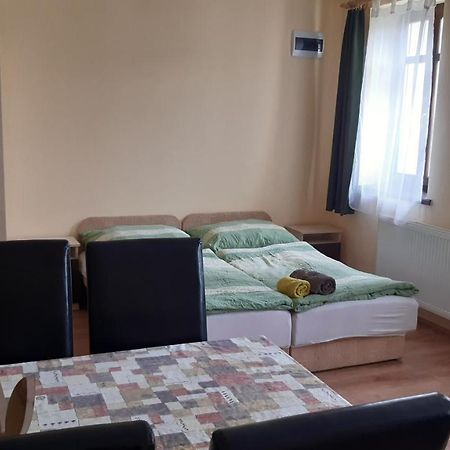 Bajusz Vendégház Tornyosnémeti Esterno foto